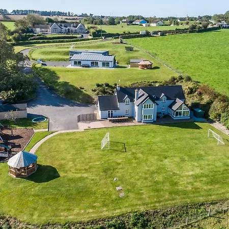 Four Winds,kinsale Town,exquisite Homes,sleeps 26 Vakantiehuis *