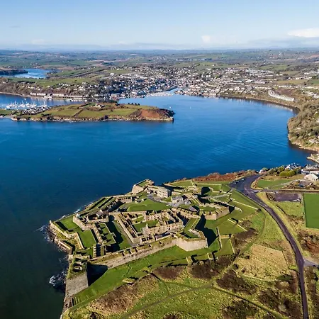 Vakantiehuis Four Winds,kinsale Town,exquisite Homes,sleeps 26