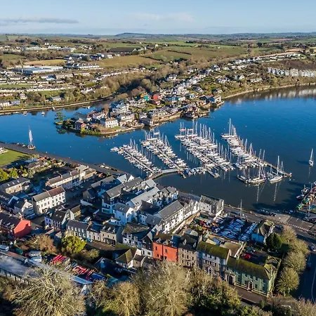 Four Winds,kinsale Town,exquisite Homes,sleeps 26 Kinsale