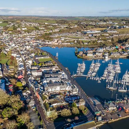 Vakantiehuis Four Winds,kinsale Town,exquisite Homes,sleeps 26 *